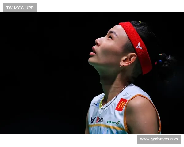 戴资颖在新西兰公开赛中精彩网前扑球得分展现绝佳技巧